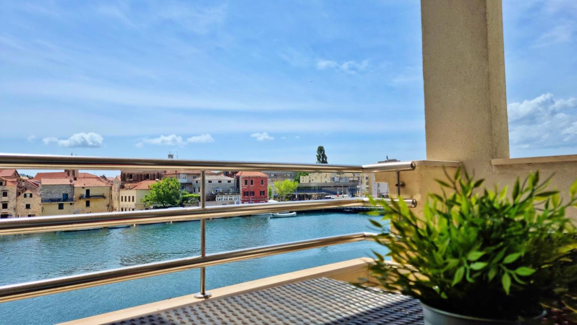 Apartament Mitra Zonata Blue Omiš Zewnętrze zdjęcie